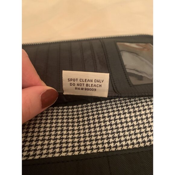 Bella Taylor Plaid Quilted Wallet & Card Case With Zipper Closure - Picture 3 of 10